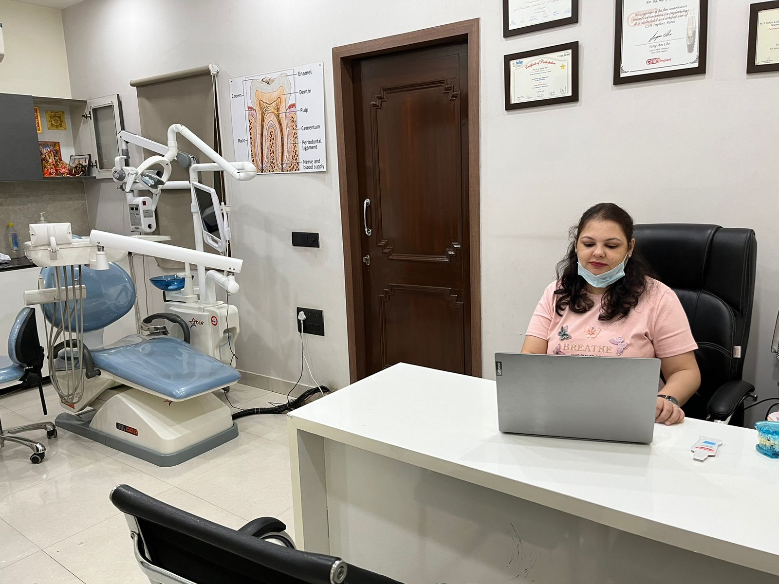 Dr. Ratika Gupta - Dental Surgeon at MediDENT Clinic